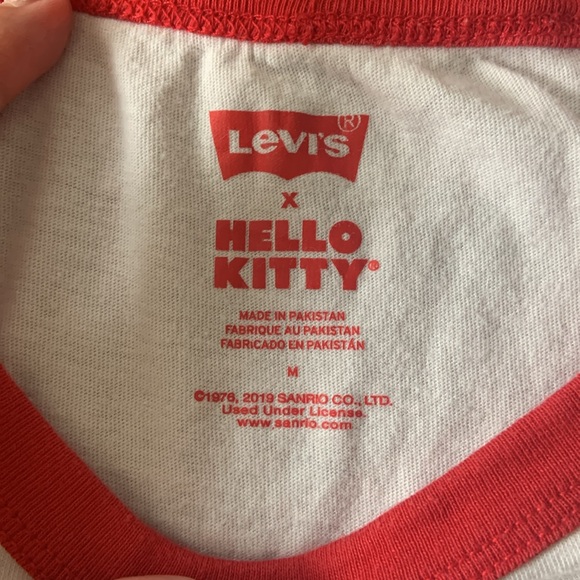 LEVI’S X HELLO KITTY SIZE M Ringer Sanrio Printed Collab T-shirt + Sticker - Picture 10 of 12
